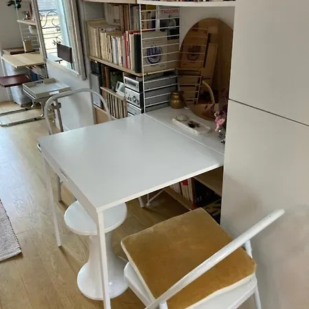 Bright Cosy 1 Bedroom Last Floor Central Montmartre * Paris
